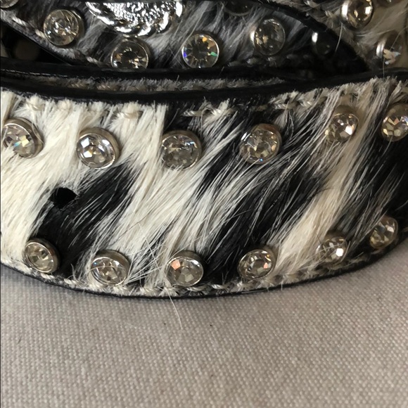 ⭐️ HAIR ON SCALLOPED WESTERN BELT WITH SWAROVSKI - Picture 3 of 16